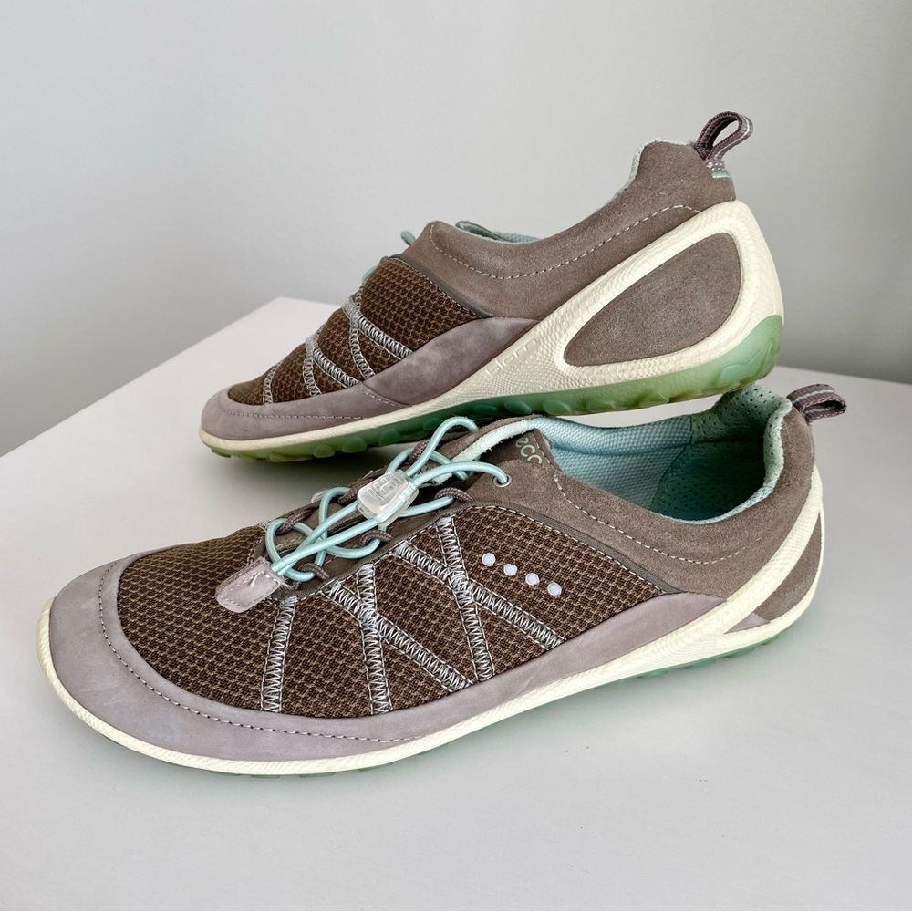 ECCO Stylish Brown and Gray Athletic Shoes for Women - Picture 3 of 6